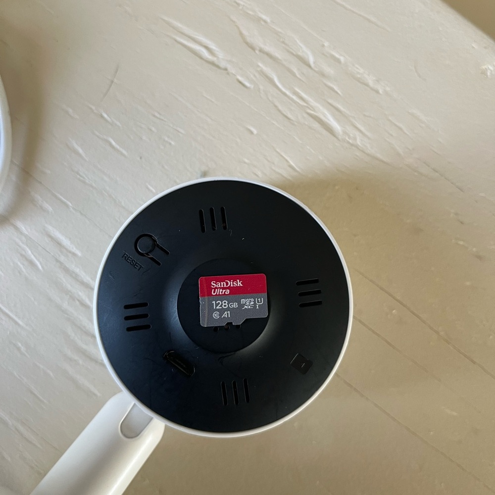 Arenti Black and White Indoor Camera with cord and 128gb microSD card - Picture 4 of 6